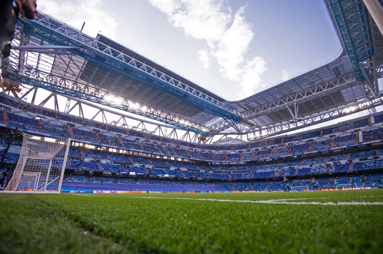 马卡：皇马vs曼城观众76076人，是伯纳乌翻新后欧战最低上座人数